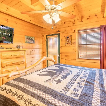 Moonshine Ridge Cabin With Hot Tub And Fire Pit Pigeon Forge Eksteriør billede