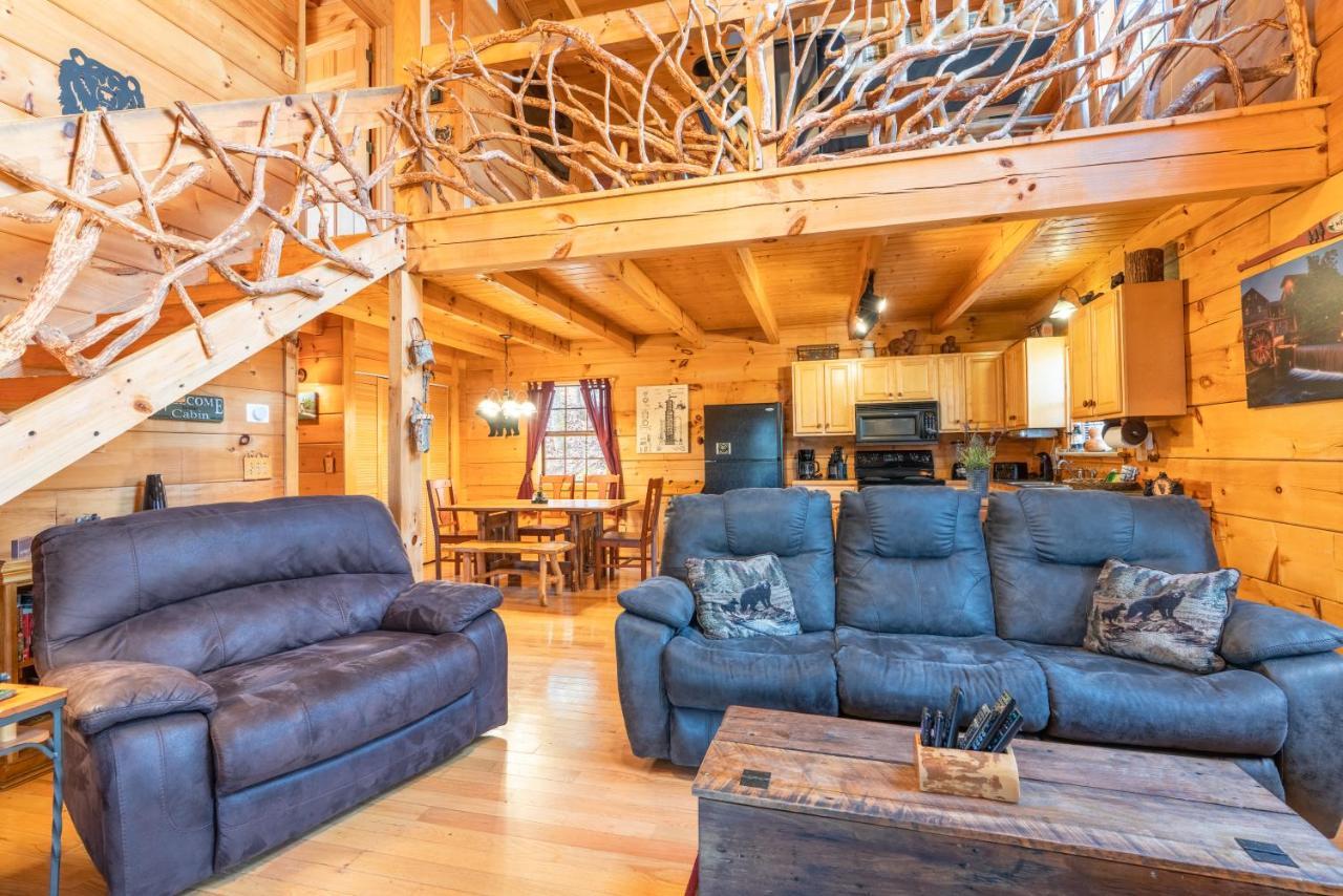 Moonshine Ridge Cabin With Hot Tub And Fire Pit Pigeon Forge Eksteriør billede