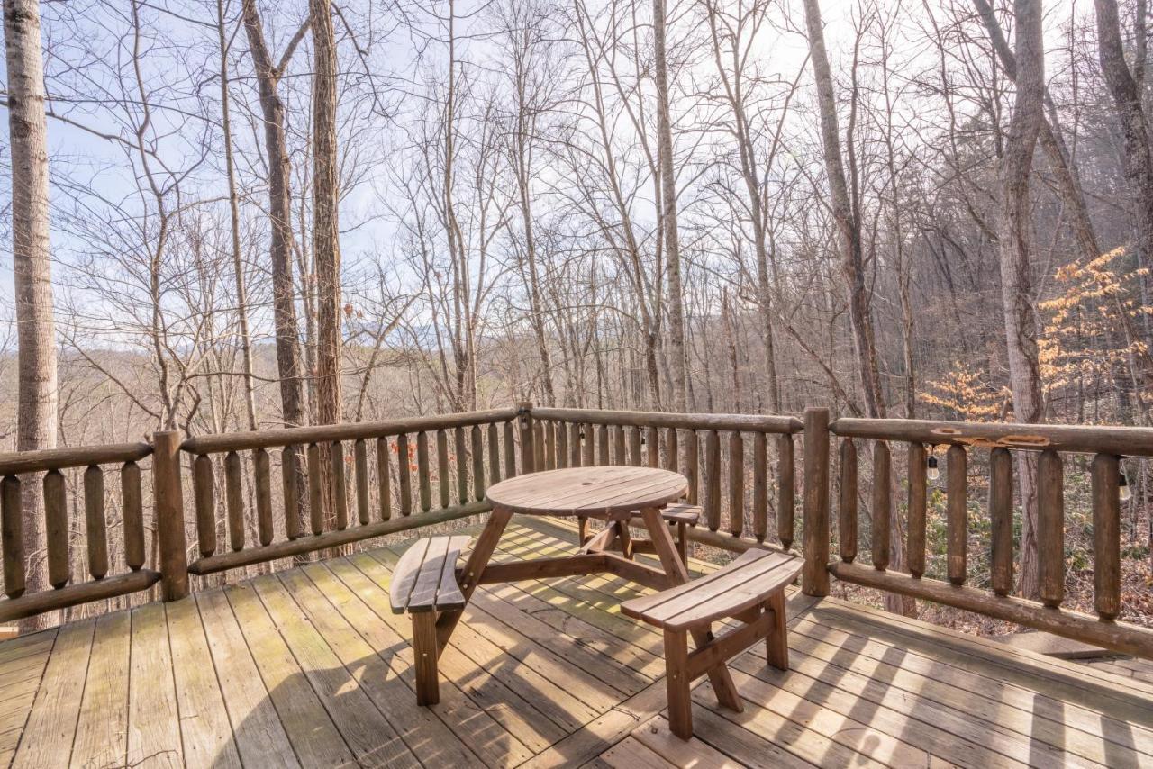 Moonshine Ridge Cabin With Hot Tub And Fire Pit Pigeon Forge Eksteriør billede