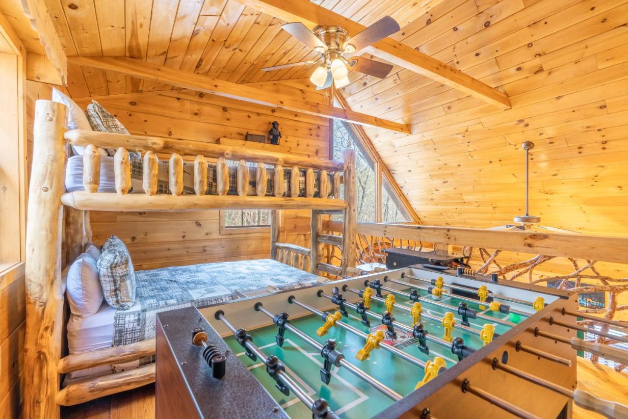 Moonshine Ridge Cabin With Hot Tub And Fire Pit Pigeon Forge Eksteriør billede