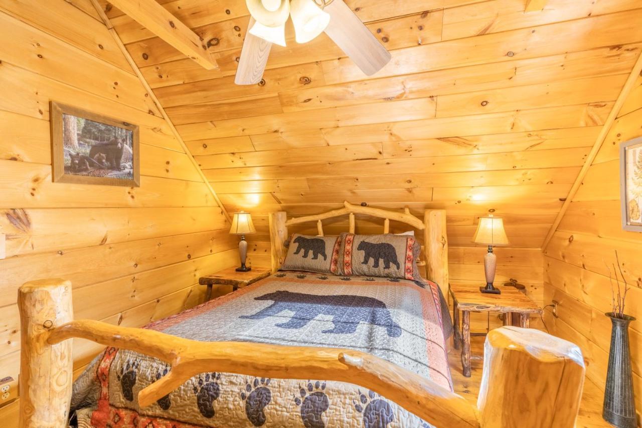Moonshine Ridge Cabin With Hot Tub And Fire Pit Pigeon Forge Eksteriør billede