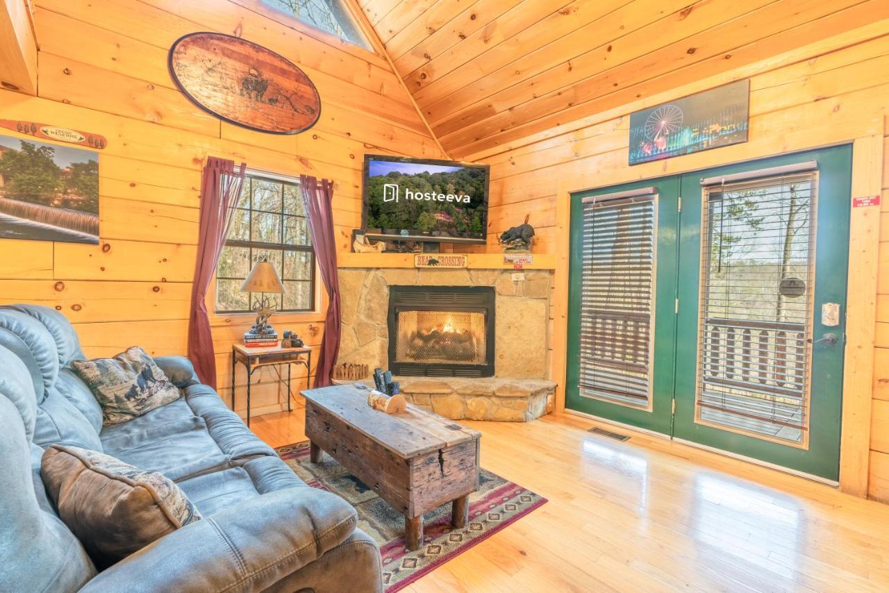 Moonshine Ridge Cabin With Hot Tub And Fire Pit Pigeon Forge Eksteriør billede