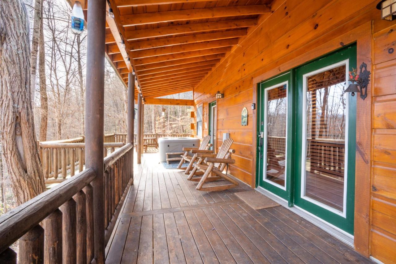 Moonshine Ridge Cabin With Hot Tub And Fire Pit Pigeon Forge Eksteriør billede