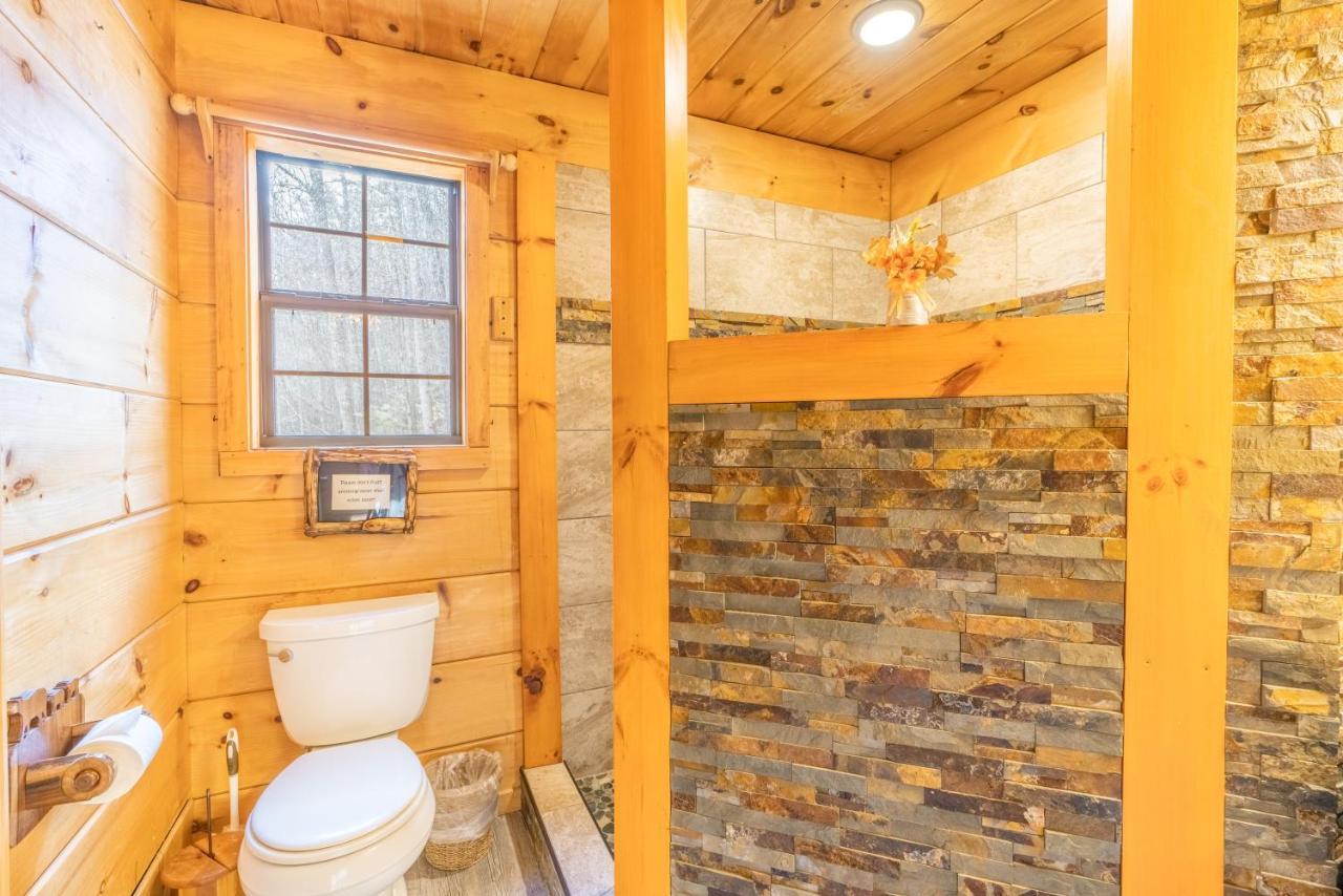 Moonshine Ridge Cabin With Hot Tub And Fire Pit Pigeon Forge Eksteriør billede