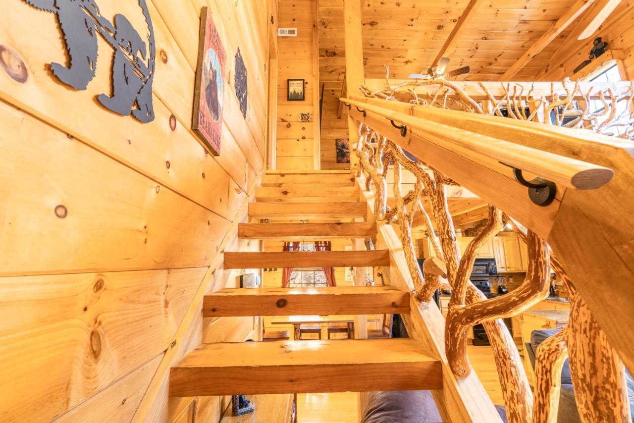 Moonshine Ridge Cabin With Hot Tub And Fire Pit Pigeon Forge Eksteriør billede